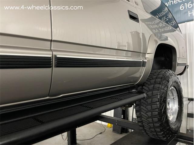 1999 Chevrolet Suburban (CC-1655455) for sale in Holland , Michigan