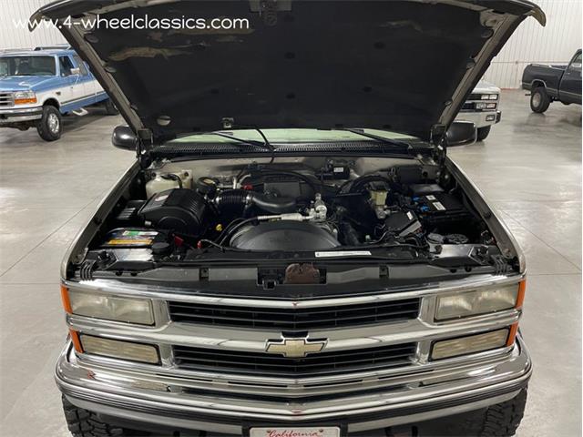1999 Chevrolet Suburban (CC-1655455) for sale in Holland , Michigan