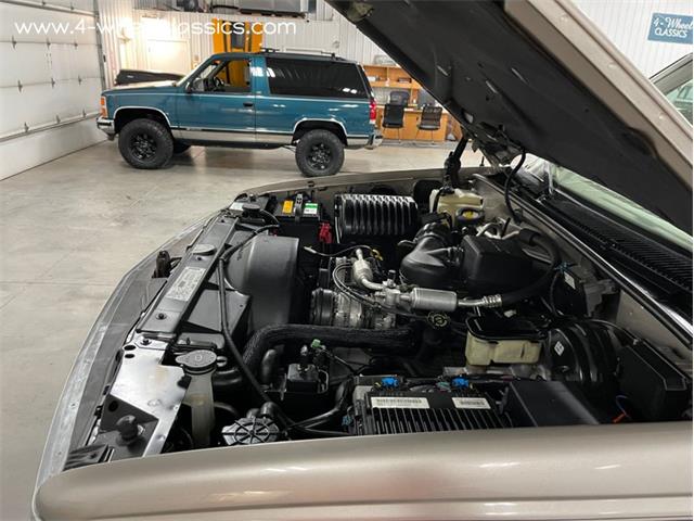 1999 Chevrolet Suburban (CC-1655455) for sale in Holland , Michigan