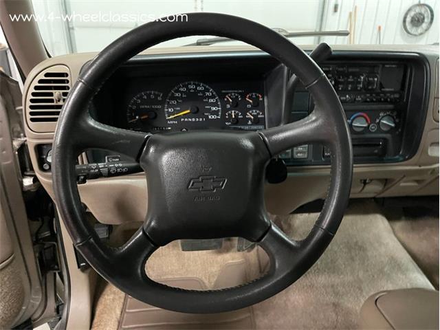1999 Chevrolet Suburban (CC-1655455) for sale in Holland , Michigan