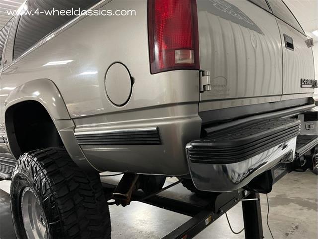 1999 Chevrolet Suburban (CC-1655455) for sale in Holland , Michigan