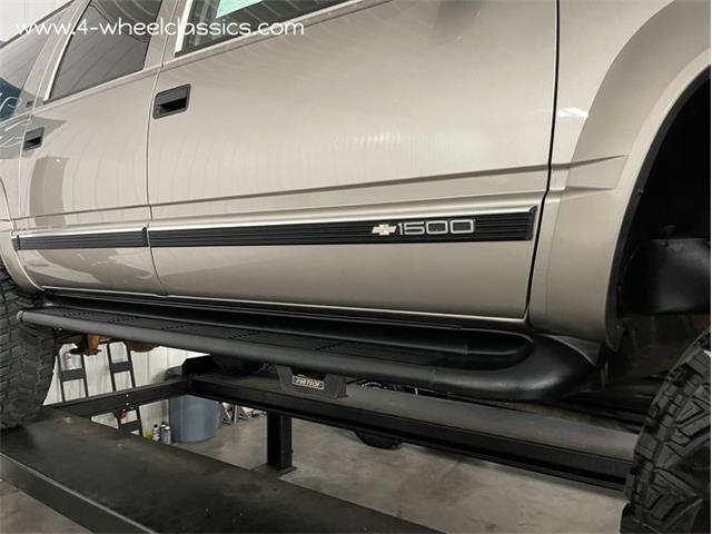 1999 Chevrolet Suburban (CC-1655455) for sale in Holland , Michigan