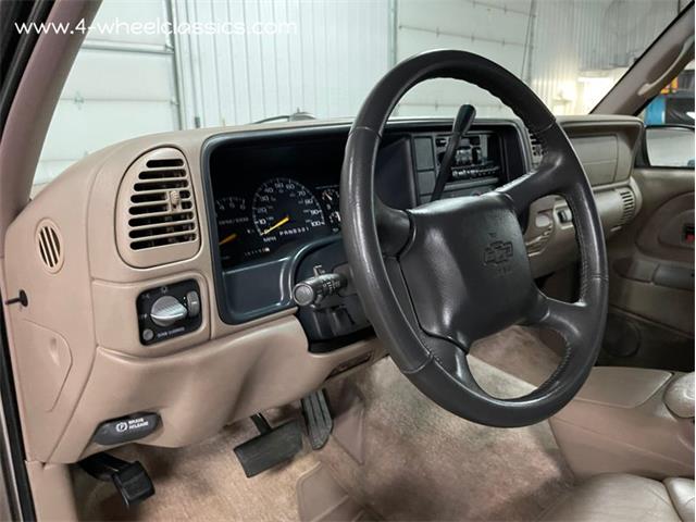 1999 Chevrolet Suburban (CC-1655455) for sale in Holland , Michigan