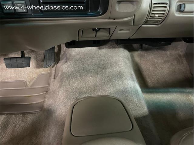 1999 Chevrolet Suburban (CC-1655455) for sale in Holland , Michigan