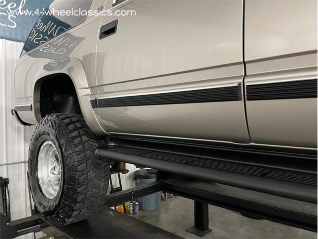 1999 Chevrolet Suburban (CC-1655455) for sale in Holland , Michigan
