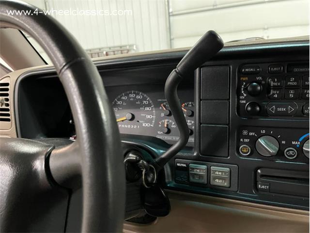 1999 Chevrolet Suburban (CC-1655455) for sale in Holland , Michigan