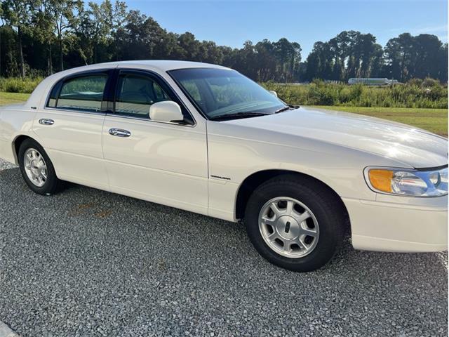2000 Lincoln Town Car (CC-1657768) for sale in Youngville, North Carolina