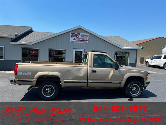 1999 Chevrolet C/K 2500 (CC-1661744) for sale in Brookings, South Dakota