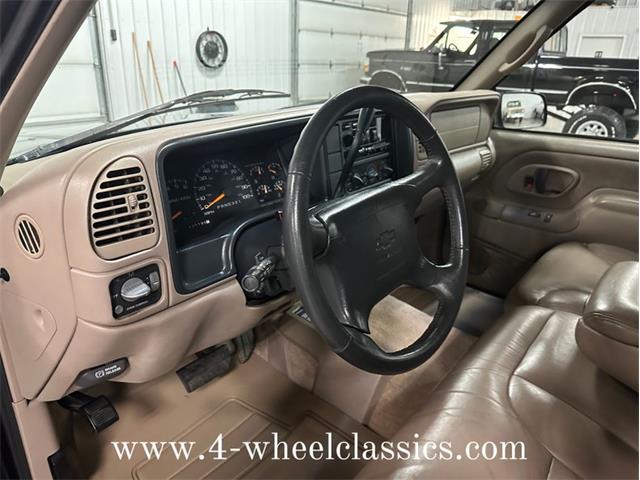 1997 Chevrolet Suburban (CC-1664623) for sale in Holland , Michigan