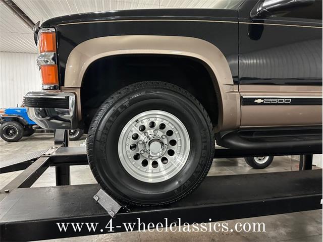 1997 Chevrolet Suburban (CC-1664623) for sale in Holland , Michigan