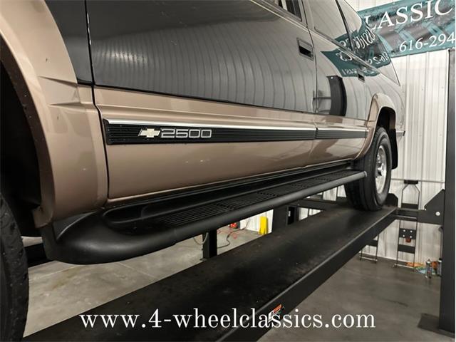 1997 Chevrolet Suburban (CC-1664623) for sale in Holland , Michigan
