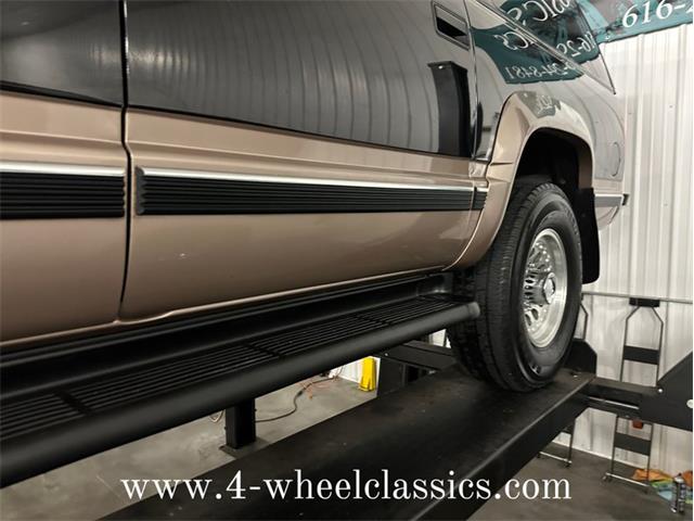 1997 Chevrolet Suburban (CC-1664623) for sale in Holland , Michigan