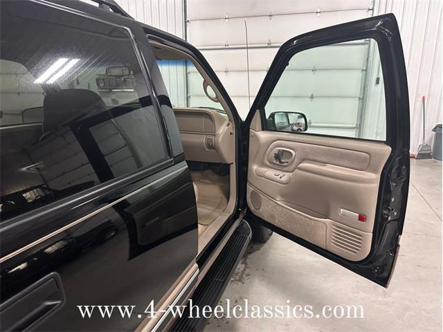 1997 Chevrolet Suburban (CC-1664623) for sale in Holland , Michigan