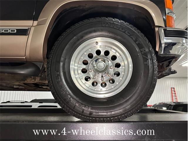 1997 Chevrolet Suburban (CC-1664623) for sale in Holland , Michigan
