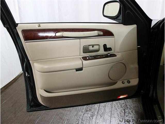 2003 Lincoln Town Car (CC-1670488) for sale in Addison, Illinois