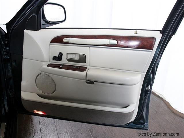 2003 Lincoln Town Car (CC-1670488) for sale in Addison, Illinois