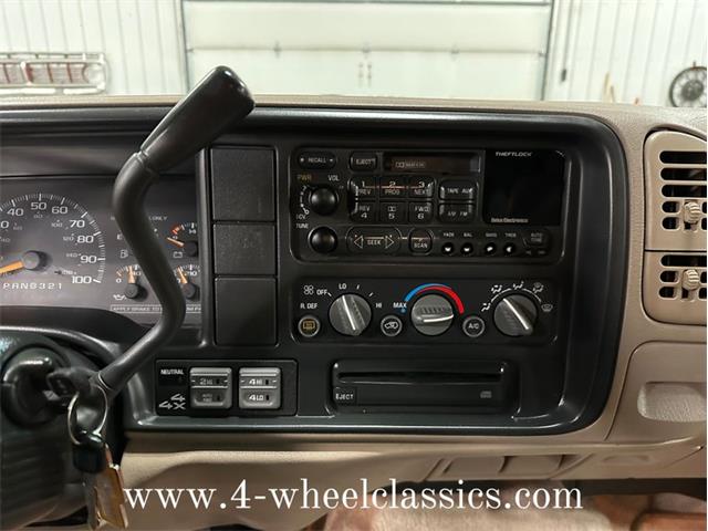 1999 Chevrolet Suburban (CC-1682152) for sale in Holland , Michigan