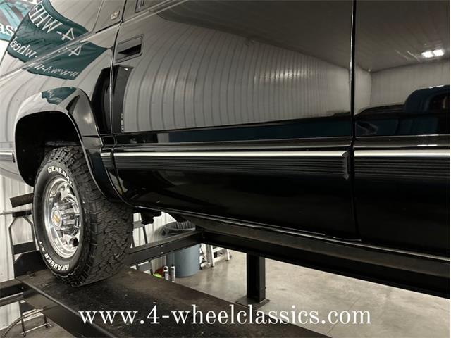 1999 Chevrolet Suburban (CC-1682152) for sale in Holland , Michigan