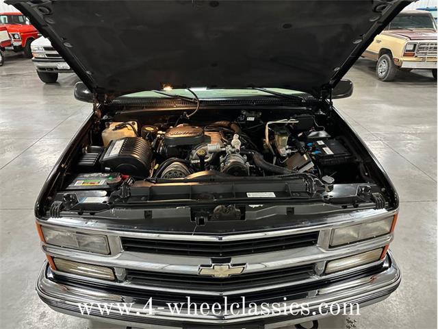 1999 Chevrolet Suburban (CC-1682152) for sale in Holland , Michigan