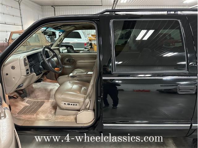 1999 Chevrolet Suburban (CC-1682152) for sale in Holland , Michigan