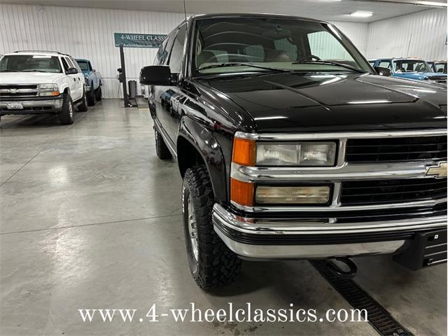 1999 Chevrolet Suburban (CC-1682152) for sale in Holland , Michigan