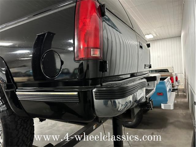 1999 Chevrolet Suburban (CC-1682152) for sale in Holland , Michigan
