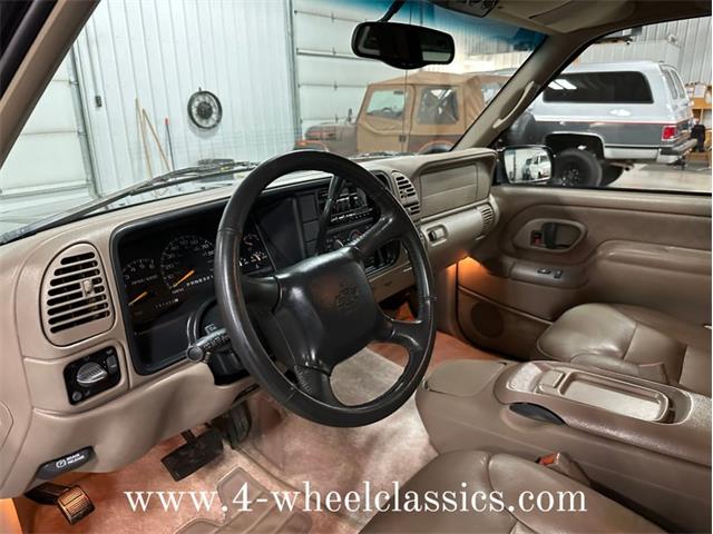 1999 Chevrolet Suburban (CC-1682152) for sale in Holland , Michigan