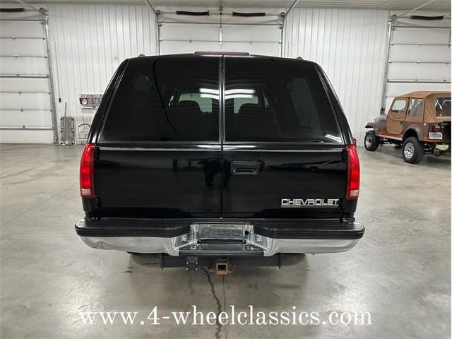 1999 Chevrolet Suburban (CC-1682152) for sale in Holland , Michigan