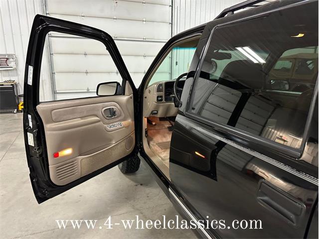 1999 Chevrolet Suburban (CC-1682152) for sale in Holland , Michigan