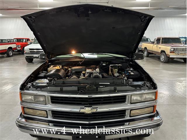 1999 Chevrolet Suburban (CC-1682152) for sale in Holland , Michigan