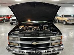 1999 Chevrolet Suburban (CC-1682152) for sale in Holland , Michigan
