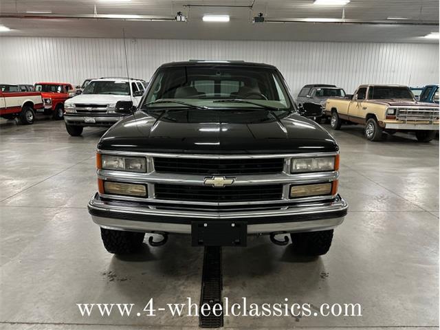 1999 Chevrolet Suburban (CC-1682152) for sale in Holland , Michigan
