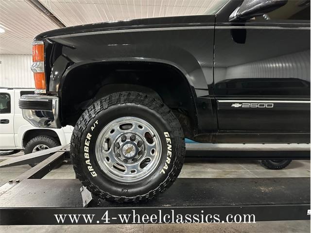 1999 Chevrolet Suburban (CC-1682152) for sale in Holland , Michigan