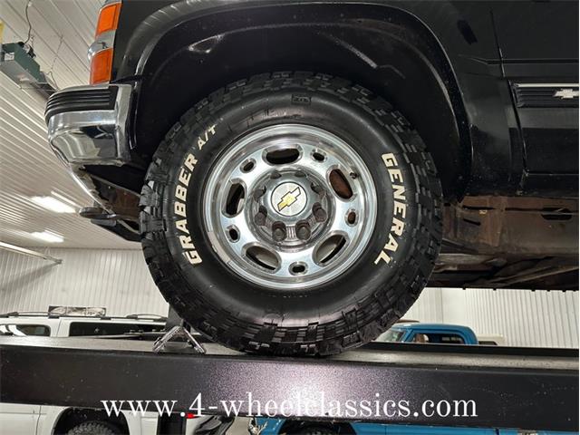 1999 Chevrolet Suburban (CC-1682152) for sale in Holland , Michigan