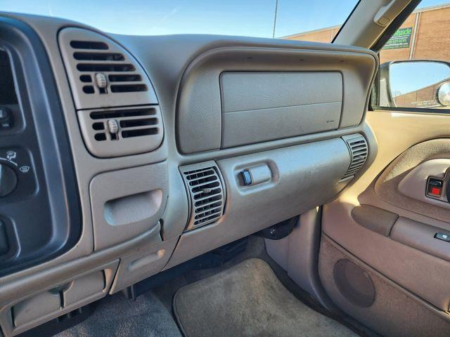 1999 GMC Suburban (CC-1682836) for sale in Hope Mills, North Carolina