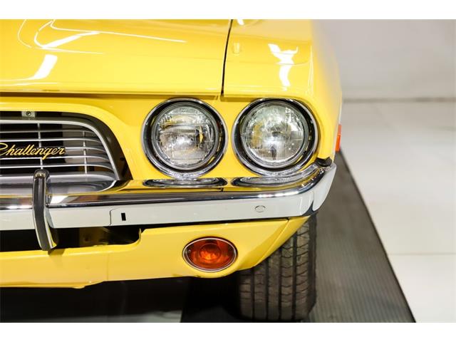 Yellow Car Front Fog Lamp / Headlight Ring Trim Cover For Dodge Challenger  15+ Interior Accessories