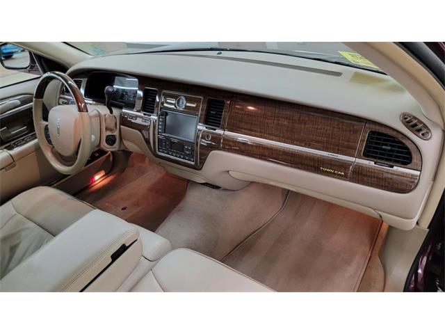 2007 Lincoln Town Car (CC-1707138) for sale in Mankato, Minnesota