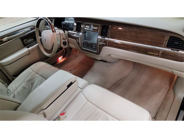2007 Lincoln Town Car (CC-1707138) for sale in Mankato, Minnesota