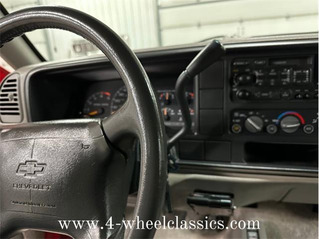 1995 Chevrolet Suburban (CC-1711800) for sale in Holland , Michigan