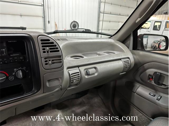 1995 Chevrolet Suburban (CC-1711800) for sale in Holland , Michigan
