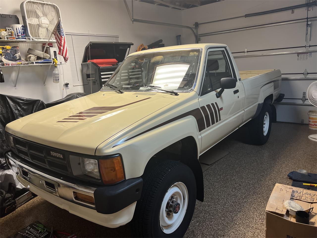 1986 Toyota Hilux in Cathedral city , California