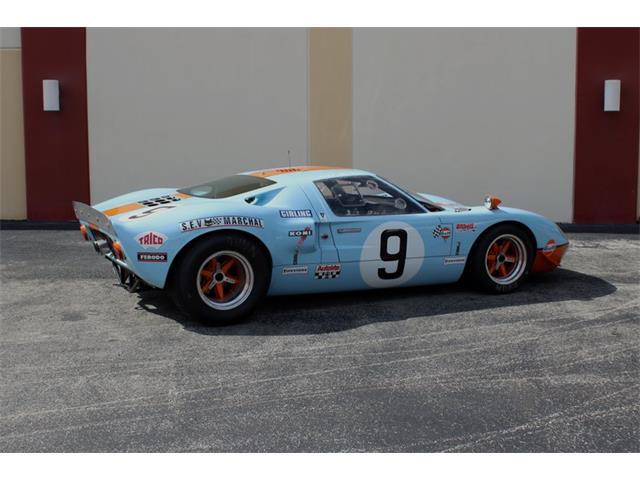 Ford GT40 Race Car [Premium] 1969