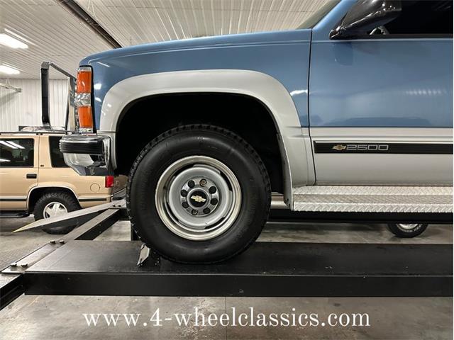 1995 Chevrolet Suburban (CC-1718627) for sale in Holland , Michigan