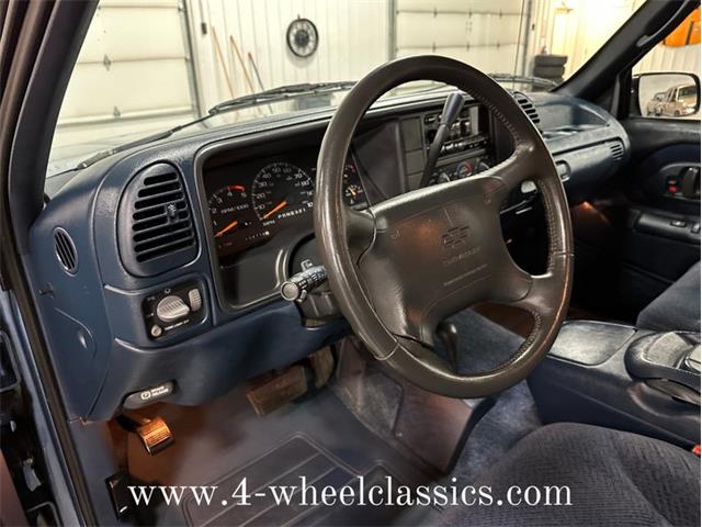 1995 Chevrolet Suburban (CC-1718627) for sale in Holland , Michigan