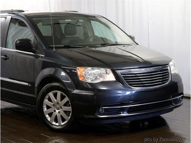 2013 Chrysler Town & Country (CC-1718818) for sale in Addison, Illinois