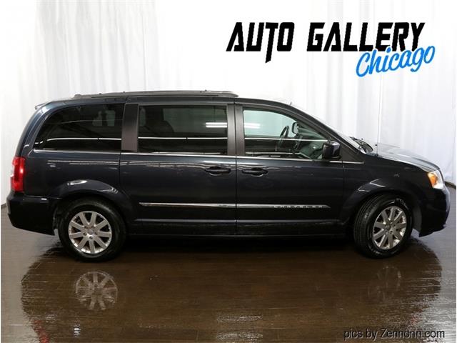 2013 Chrysler Town & Country (CC-1718818) for sale in Addison, Illinois