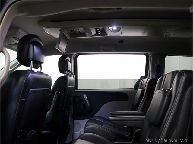 2013 Chrysler Town & Country (CC-1718818) for sale in Addison, Illinois