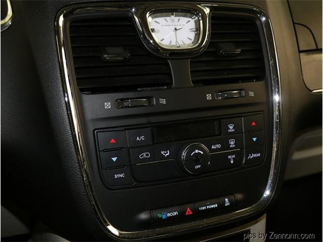 2013 Chrysler Town & Country (CC-1718818) for sale in Addison, Illinois