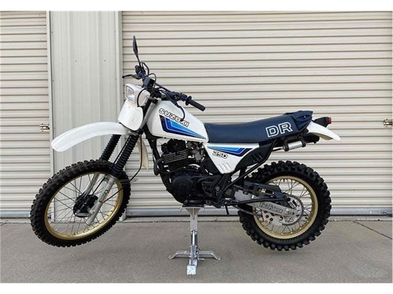 38856528-1983-suzuki-