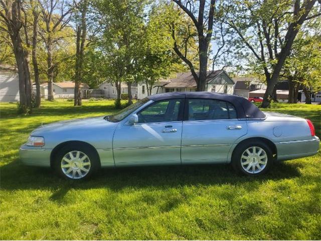 2009 Lincoln Town Car (CC-1725617) for sale in Cadillac, Michigan